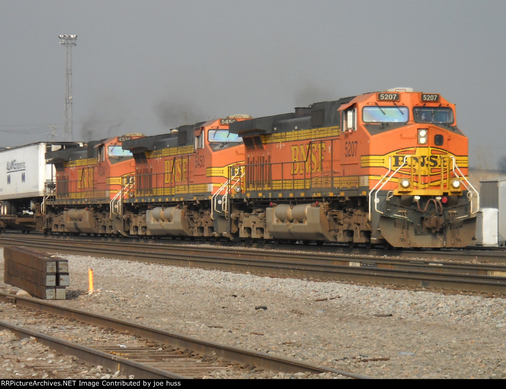 BNSF 5207 East